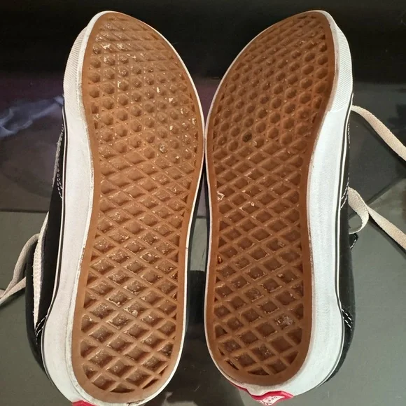 Women’s vans sz 7 - Picture 2 of 4
